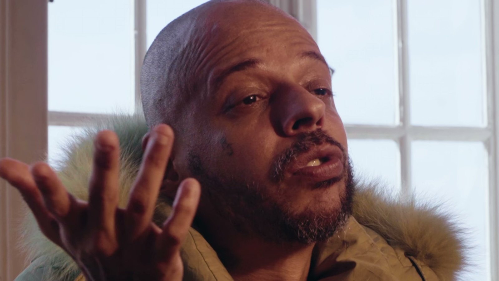 Close do rapper carioca Gutierrez em cena do clipe do single Se Eu For Embora, lançado em 2026