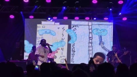 Djonga durante show em Natal