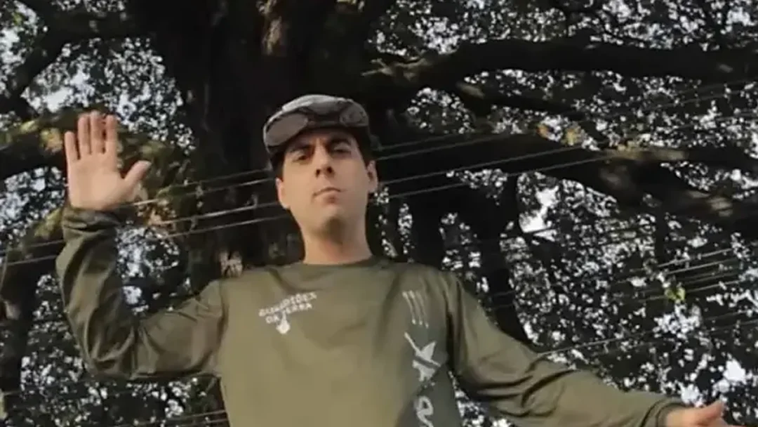 O rapper Fabio Brazza